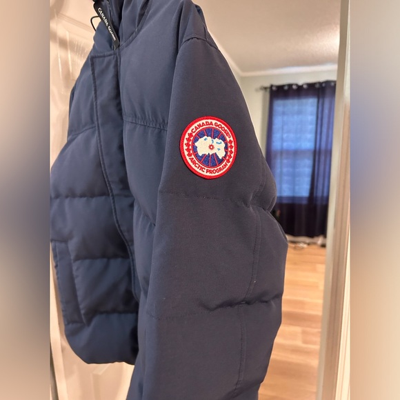 Sold…Canada Goose MacMillan - Picture 2 of 14